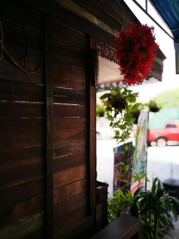 Zoe Hostel Chiang Mai Exterior photo